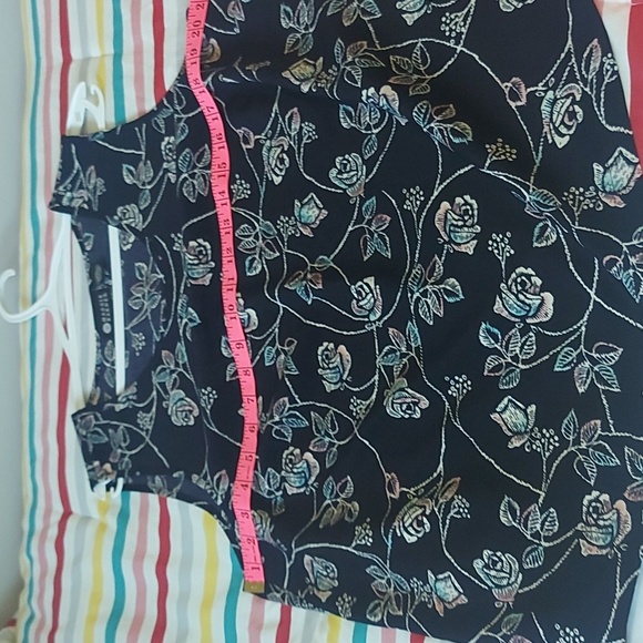 Maggie Barnes sleeveless blouse - Picture 5 of 7